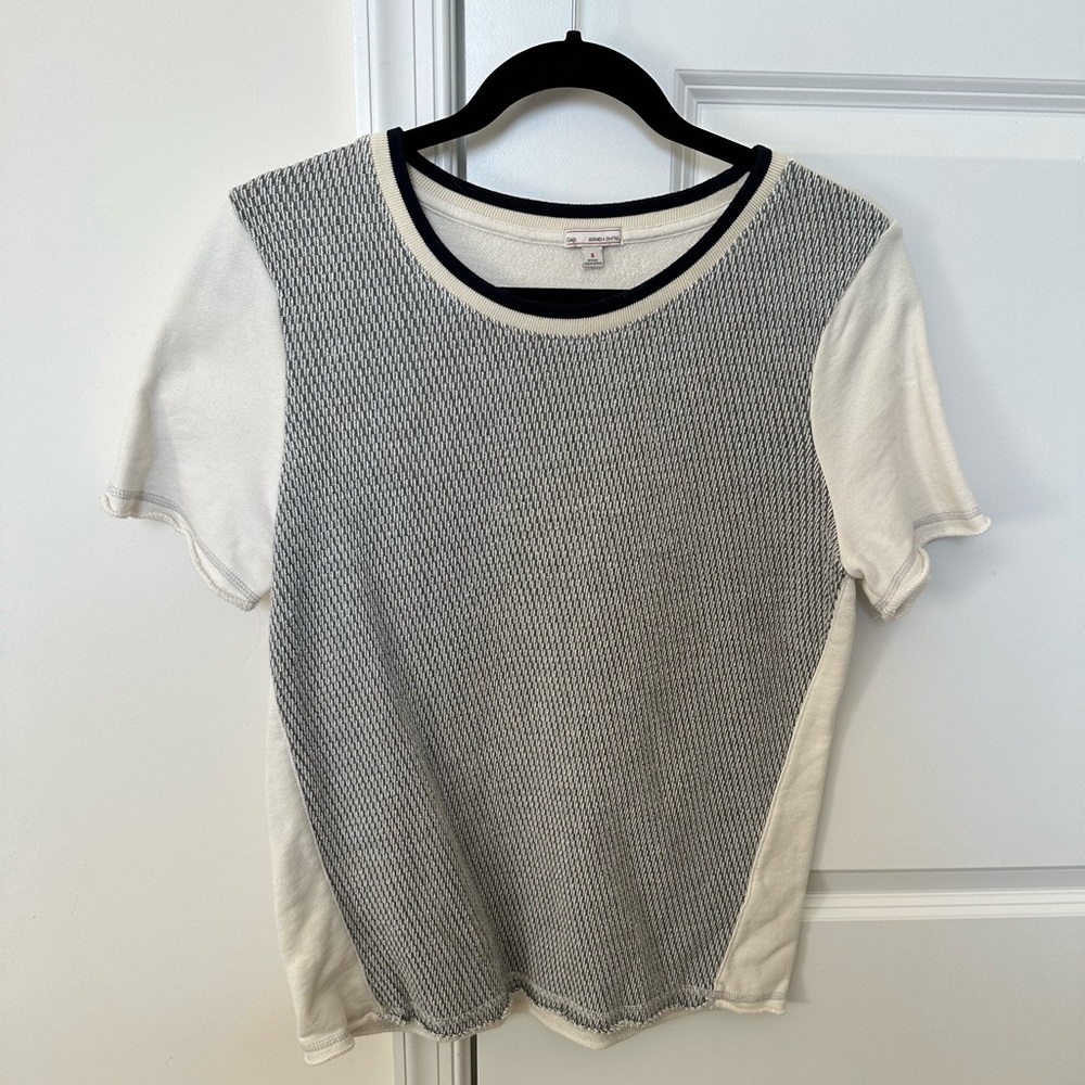 Gap mixed media top in cream and navy